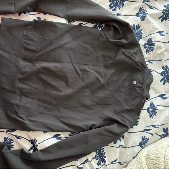 Lululemon define jacket bomber style, size 10, like new - Picture 4 of 4